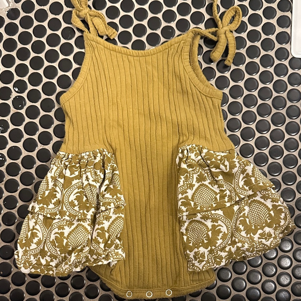 MUSTARD YELLOW BABY ROMPER // 12-18m // Kate quinn